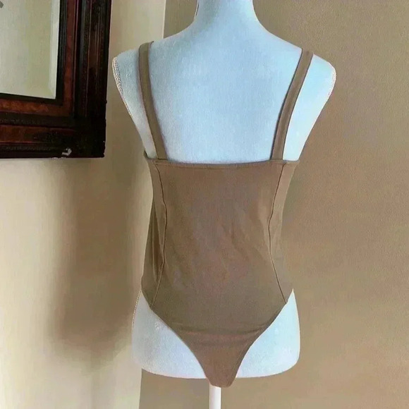 H&M bodysuit - Picture 3 of 4